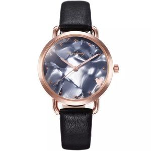 Beautiful Women’s Fashion Shell Heart Dial Watch